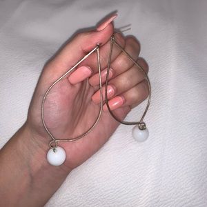 White pearls dangling earrings